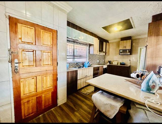 4 BEDROOM HOUSE FOR SALE IN VANDERBIJLPARK CE 3